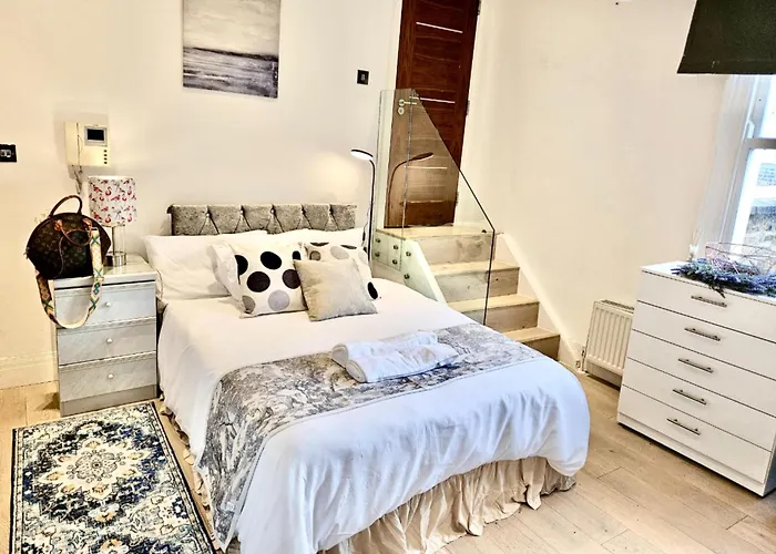 Entire Studio Apartment In Central London